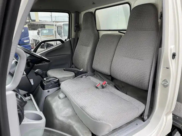 トヨタ トヨエース 小型 アルミバン サイドドア TPG-XZC605の中古トラック画像12