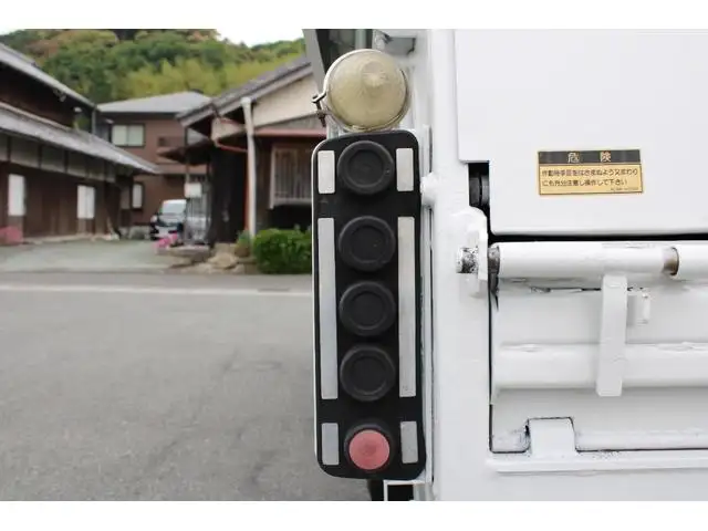 いすゞ エルフ 小型 パッカー車 プレス式 の中古トラック画像7