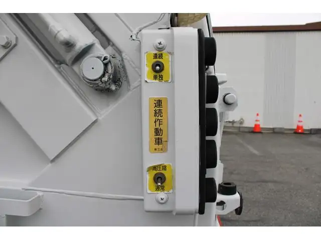 いすゞ エルフ 小型 パッカー車 プレス式 の中古トラック画像8