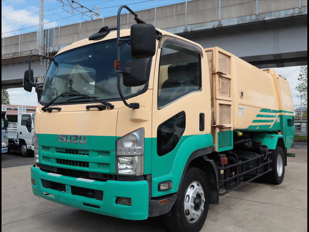 いすゞ フォワード 中型/増トン パッカー車(塵芥車) 巻き込み式 PDG-FTR34S2｜画像1