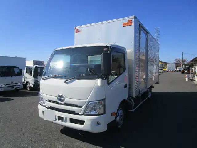 日野 デュトロ 小型 アルミバン サイドドア 2RG-XZU720Mの中古トラック画像1
