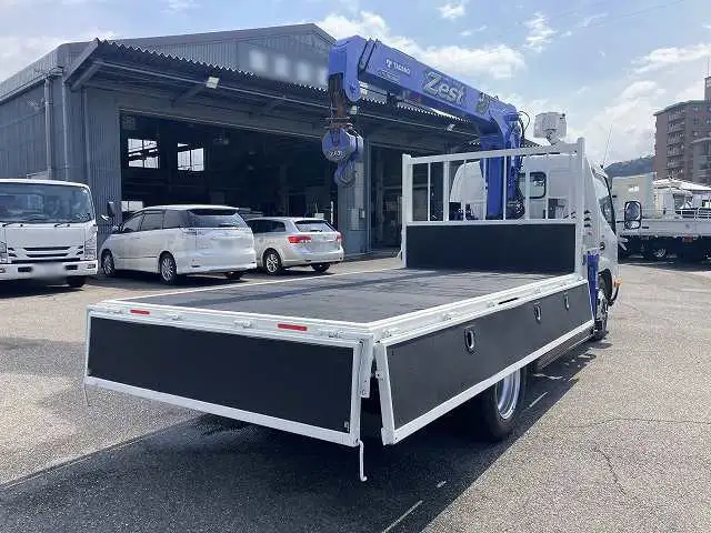 日野 デュトロ 小型 クレーン付 3段 TPG-XZU650Mの中古トラック画像4