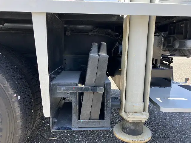 いすゞ エルフ 小型 高所・建柱車 高所作業車 BDG-NKR85Nの中古トラック画像15