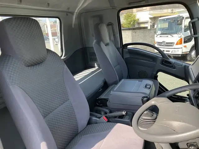 いすゞ フォワード 中型/増トン 平ボディ ベッド TKG-FRR90S2の中古トラック画像6