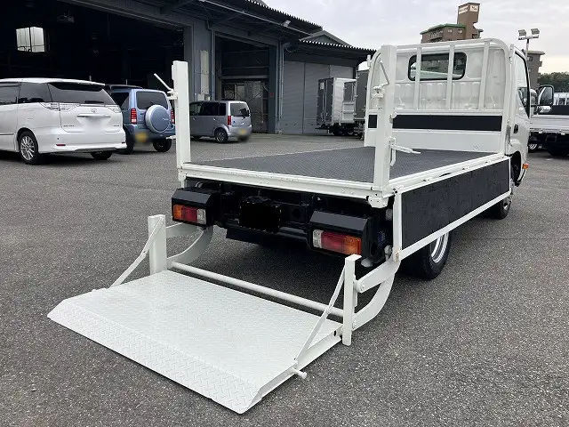 日野 デュトロ 小型 平ボディ パワーゲート 床鉄板の中古トラック画像4