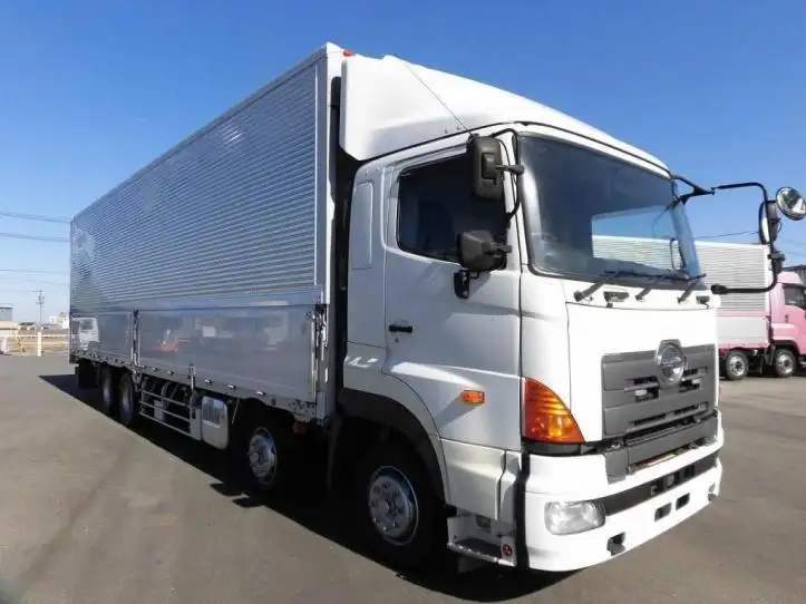 日野 プロフィア 大型 ウイング エアサス ベッドの中古トラック画像2
