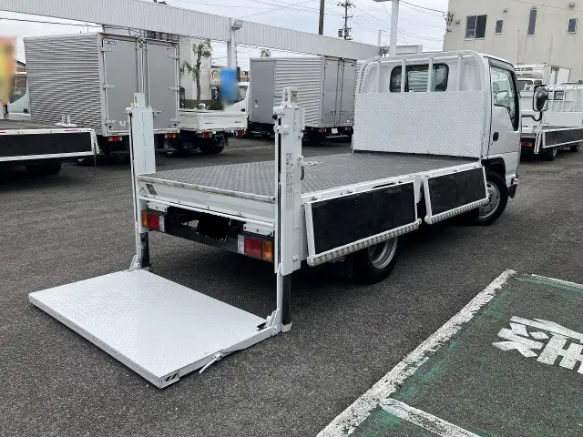 いすゞ エルフ 小型 平ボディ パワーゲート 床鉄板の中古トラック画像4