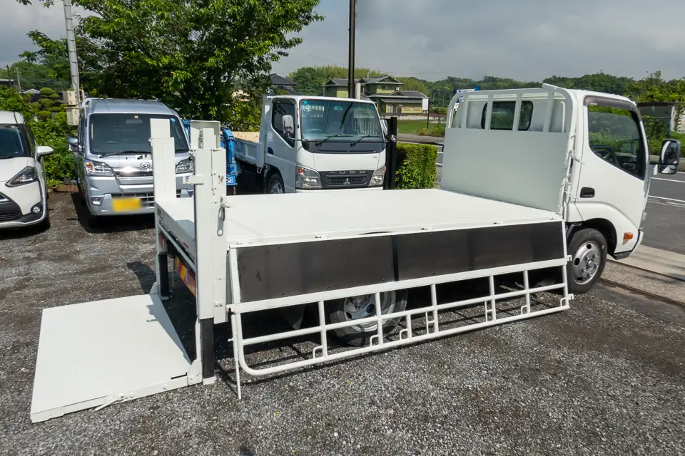 日野 デュトロ 小型 平ボディ パワーゲート 床鉄板の中古トラック画像8