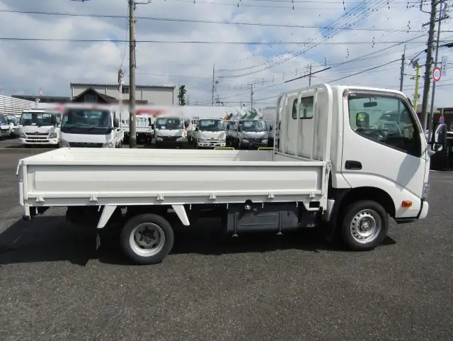トヨタ ダイナ 小型 平ボディ QDF-KDY231 H30の中古トラック画像2