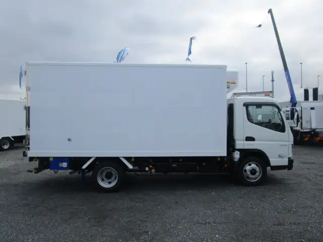 三菱 キャンター 小型 冷凍冷蔵 低温 スタンバイの中古トラック画像3