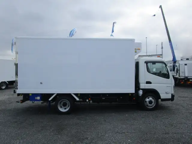 三菱 キャンター 小型 冷凍冷蔵 低温 スタンバイの中古トラック画像3
