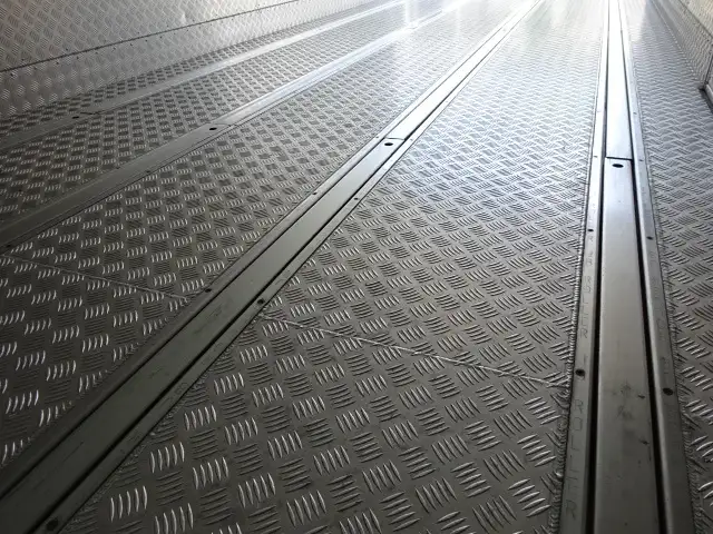 いすゞ フォワード 中型/増トン 冷凍冷蔵 低温 スタンバイの中古トラック画像4
