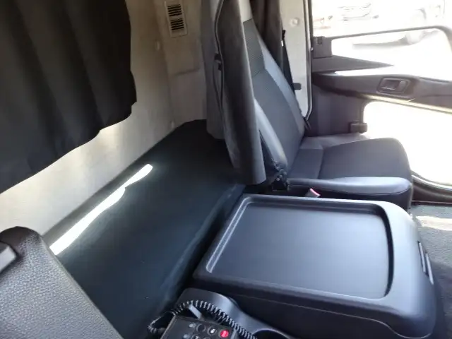 三菱 ファイター 中型/増トン クレーン付 アルミブロック エアサスの中古トラック画像9