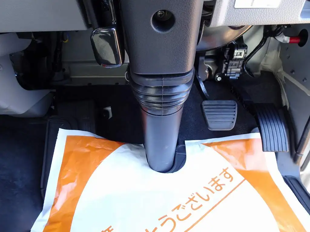 三菱 キャンター 小型 冷凍冷蔵 中温 床ステンの中古トラック画像16
