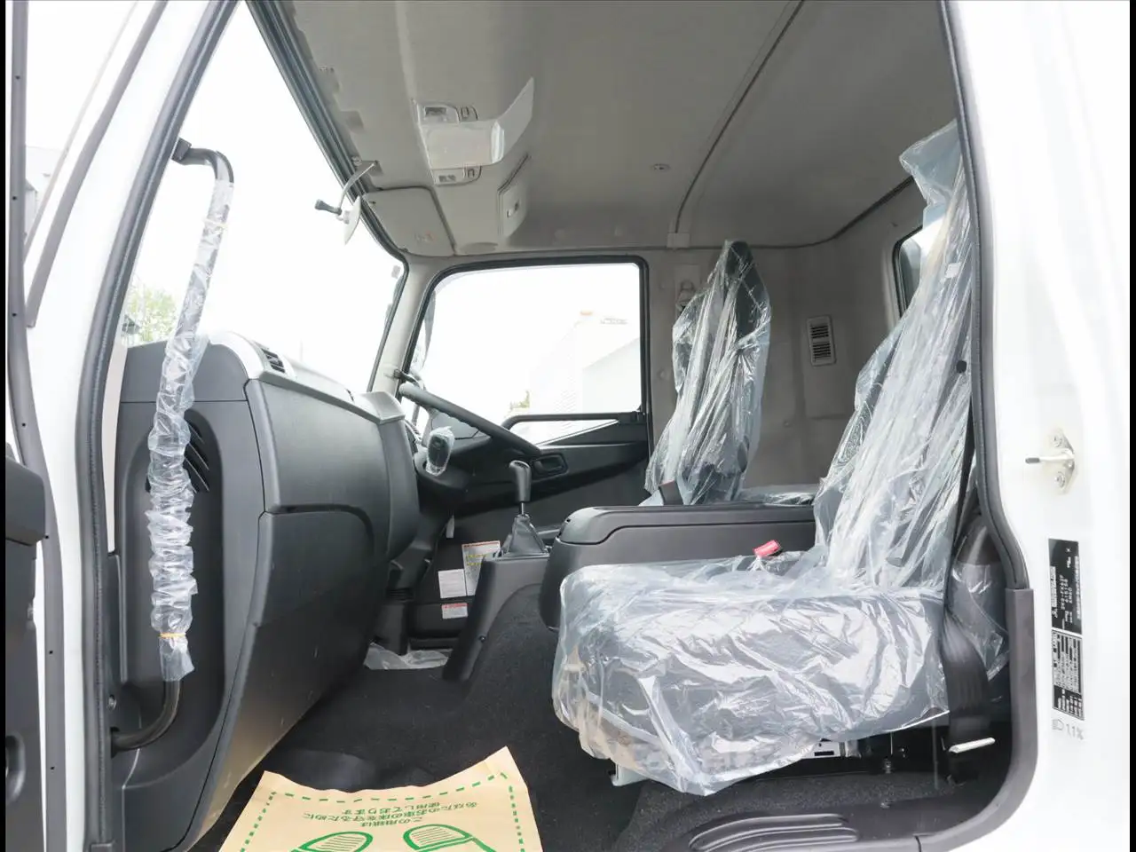 三菱 ファイター 中型/増トン 平ボディ ベッド 2KG-FK62Fの中古トラック画像10