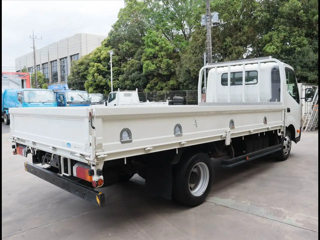 トヨタ ダイナ 小型 平ボディ TKG-XZU710 H28の中古トラック画像3