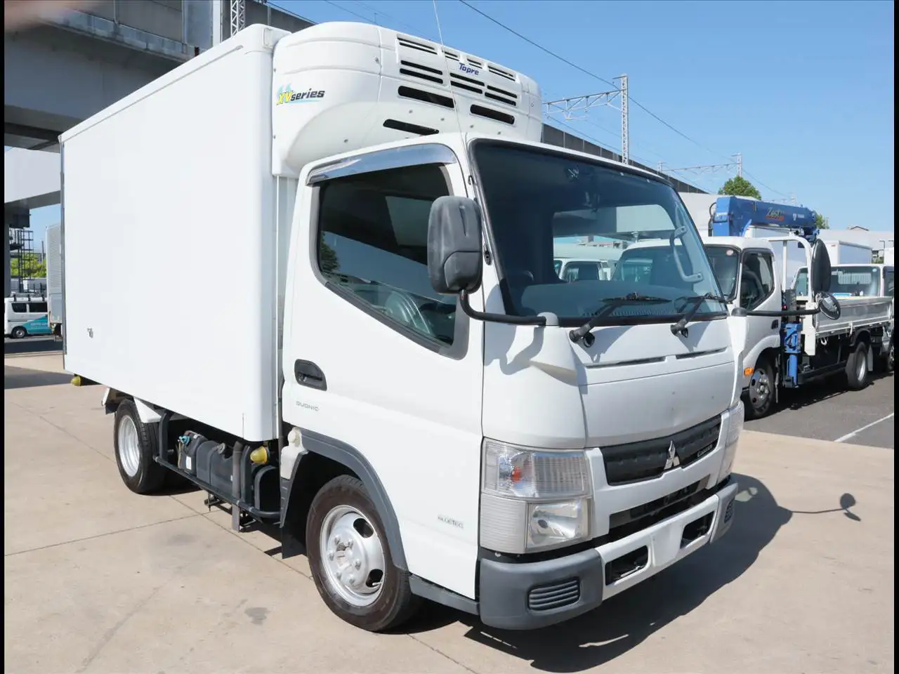 三菱 キャンター 小型 冷凍冷蔵 低温 2室の中古トラック画像2