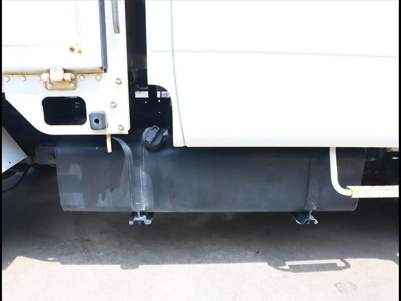 三菱 キャンター 小型 平ボディ Wキャブ TKG-BSZ5F24の中古トラック画像像17