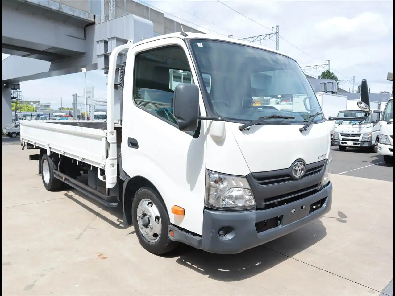 トヨタ ダイナ 小型 平ボディ TPG-XZU712 H30の中古トラック画像2