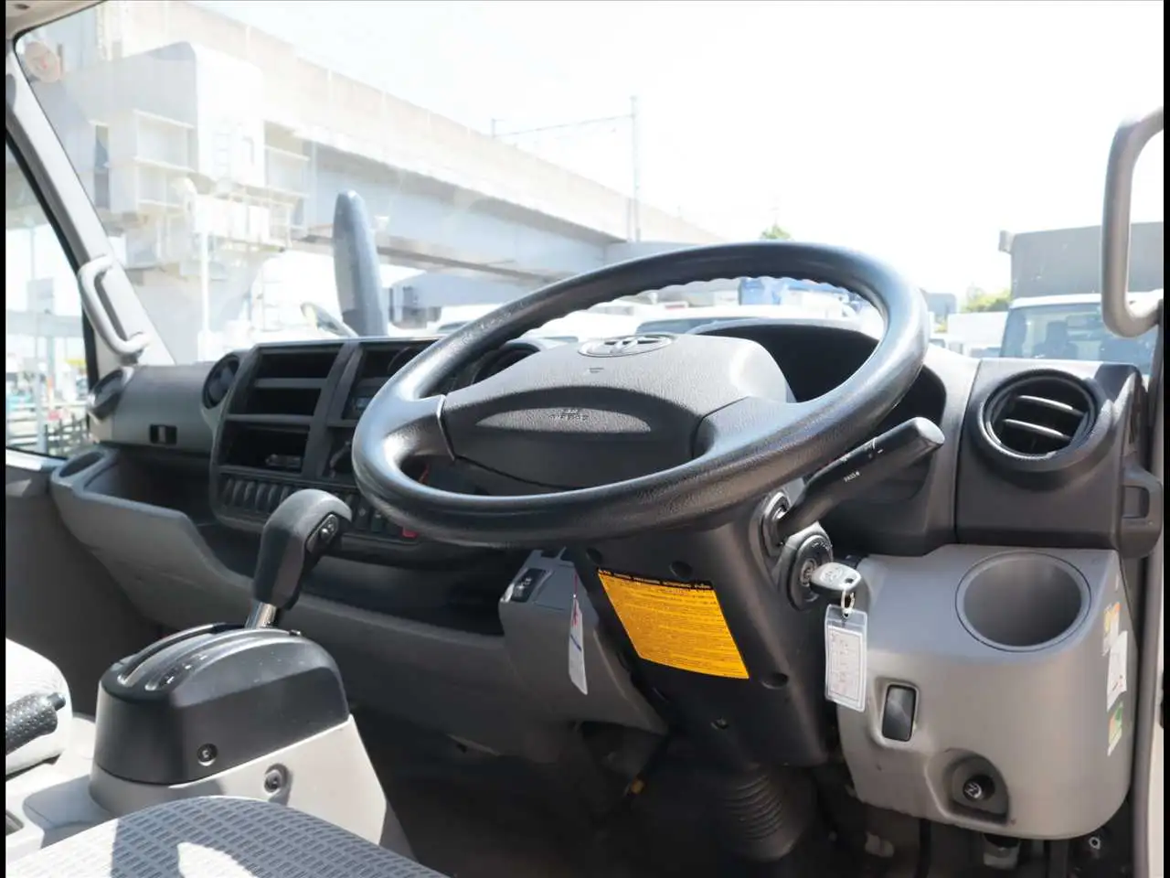 トヨタ ダイナ 小型 平ボディ TPG-XZU712 H30の中古トラック画像11