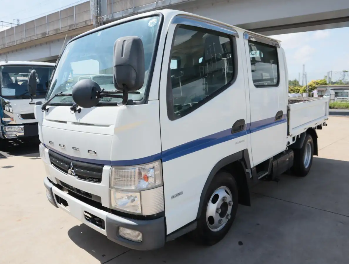 三菱 キャンター 小型 平ボディ Wキャブ 床鉄板の中古トラック画像1