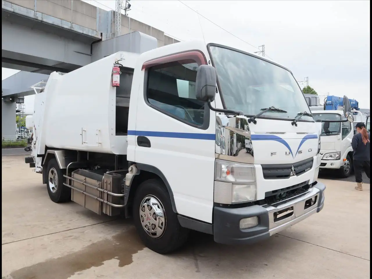 三菱 キャンター 小型 パッカー車 プレス式 TKG-FEB90の中古トラック画像2