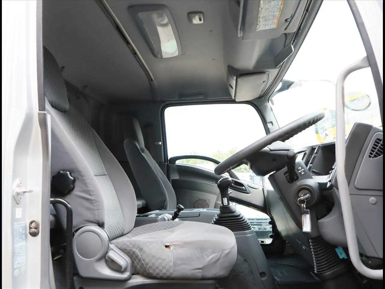 いすゞ フォワード 中型/増トン 車両重機運搬 ラジコン ウインチの中古トラック画像13