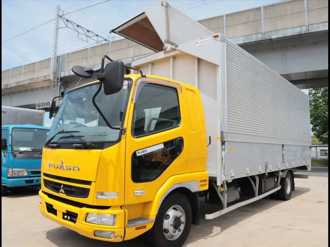 三菱 ファイター 中型/増トン ウイング PDG-FK61F H23の中古トラック画像1
