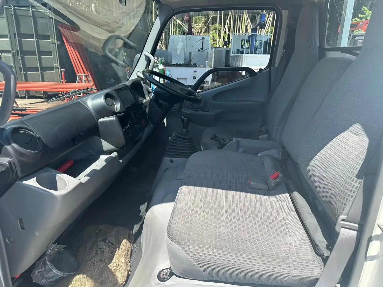 日野 デュトロ 小型 平ボディ TKG-XZC605M H31/R1の中古トラック画像12