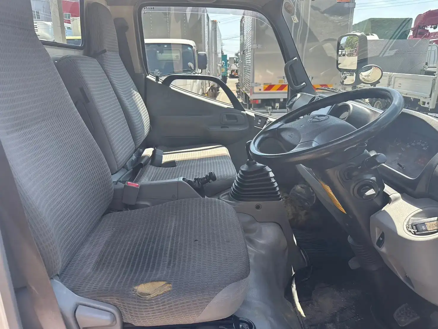 日野 デュトロ 小型 平ボディ TKG-XZC605M H31/R1の中古トラック画像11