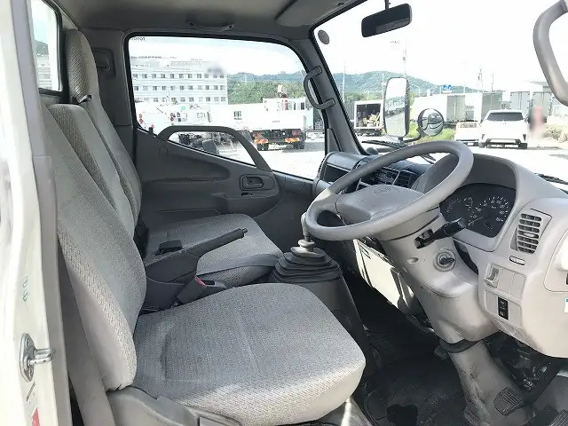 トヨタ ダイナ 小型 平ボディ KK-XZU301 H16の中古トラック画像8