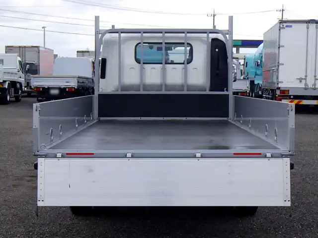 日産 アトラス 小型 平ボディ アルミブロック 2RG-APR88ARの中古トラック画像4