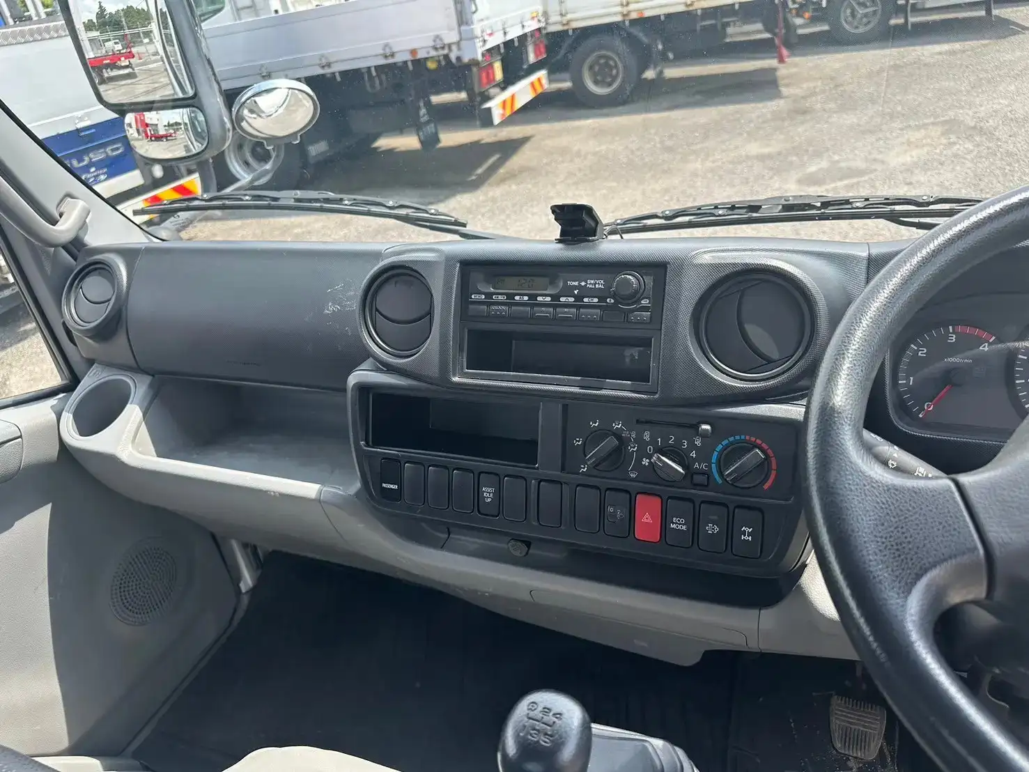 トヨタ ダイナ 小型 平ボディ アルミブロック TKG-XZU675の中古トラック画像13