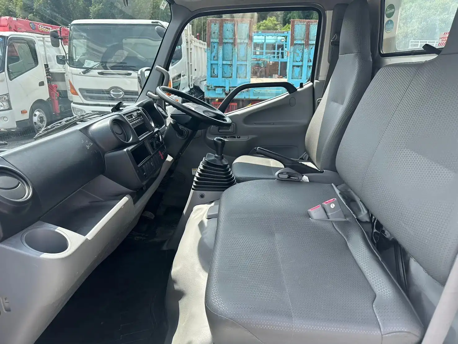 トヨタ ダイナ 小型 平ボディ アルミブロック TKG-XZU675の中古トラック画像12