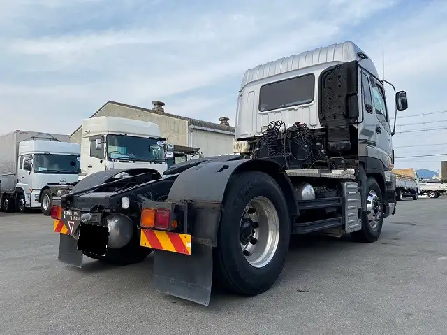 いすゞ ギガ 大型 トラクター ハイルーフ 1デフの中古トラック画像2