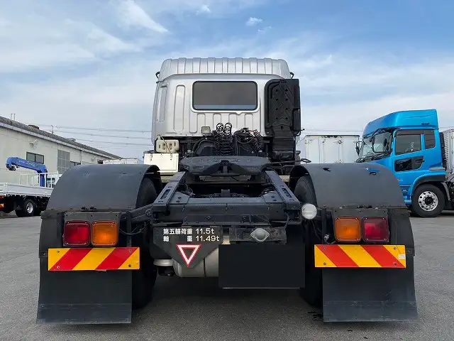 いすゞ ギガ 大型 トラクター ハイルーフ 1デフの中古トラック画像3