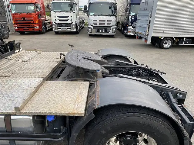 いすゞ ギガ 大型 トラクター ハイルーフ 1デフの中古トラック画像9