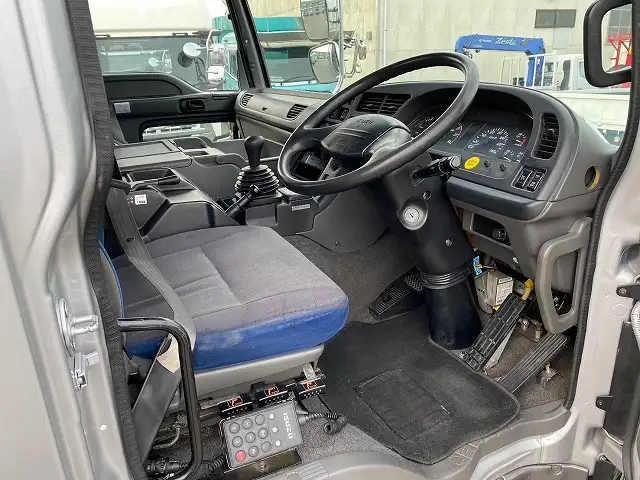 いすゞ ギガ 大型 トラクター ハイルーフ 1デフの中古トラック画像10