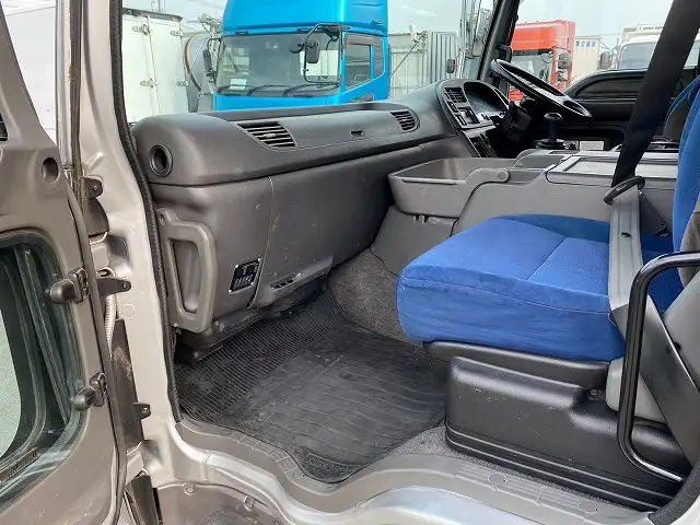 いすゞ ギガ 大型 トラクター ハイルーフ 1デフの中古トラック画像11
