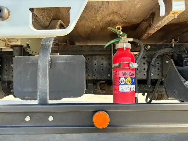 三菱 キャンター 小型 平ボディ Wキャブ の中古トラック画像18