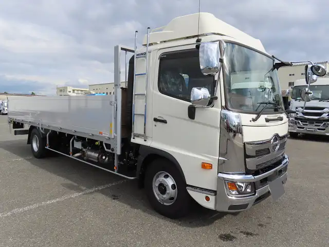 日野 レンジャー 中型/増トン 平ボディ エアサス ベッドの中古トラック画像3