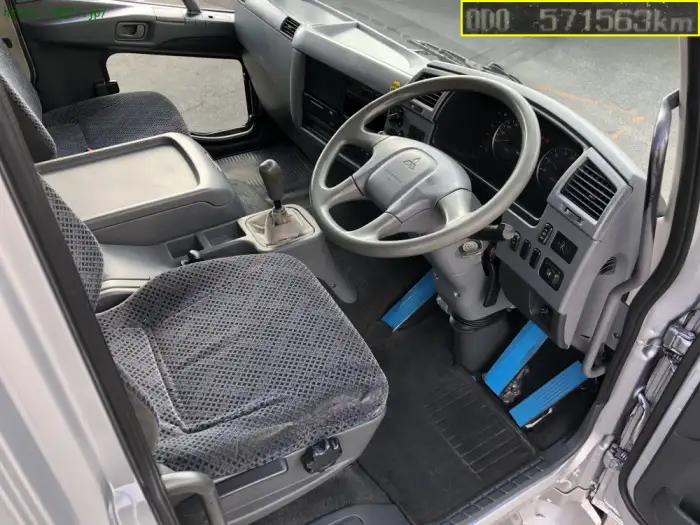 三菱 ファイター 中型/増トン 平ボディ ベッド PJ-FK62FZの中古トラック画像12
