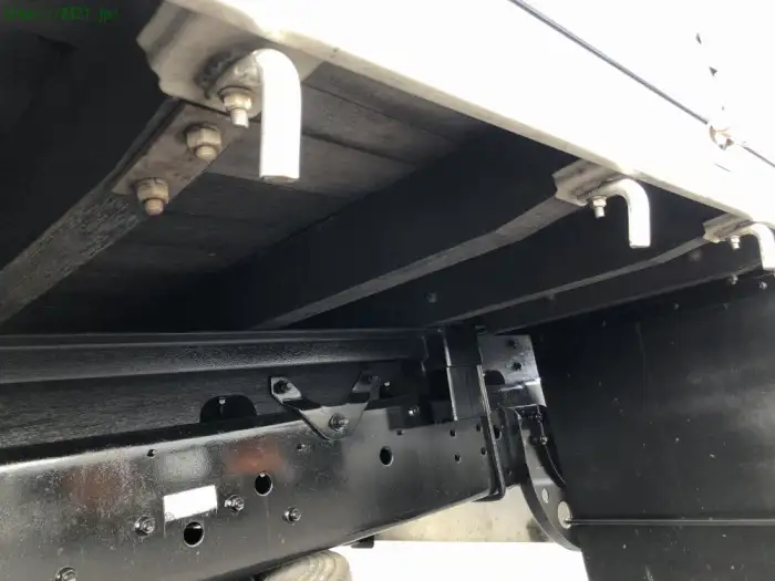 三菱 ファイター 中型/増トン 平ボディ ベッド PJ-FK62FZの中古トラック画像13