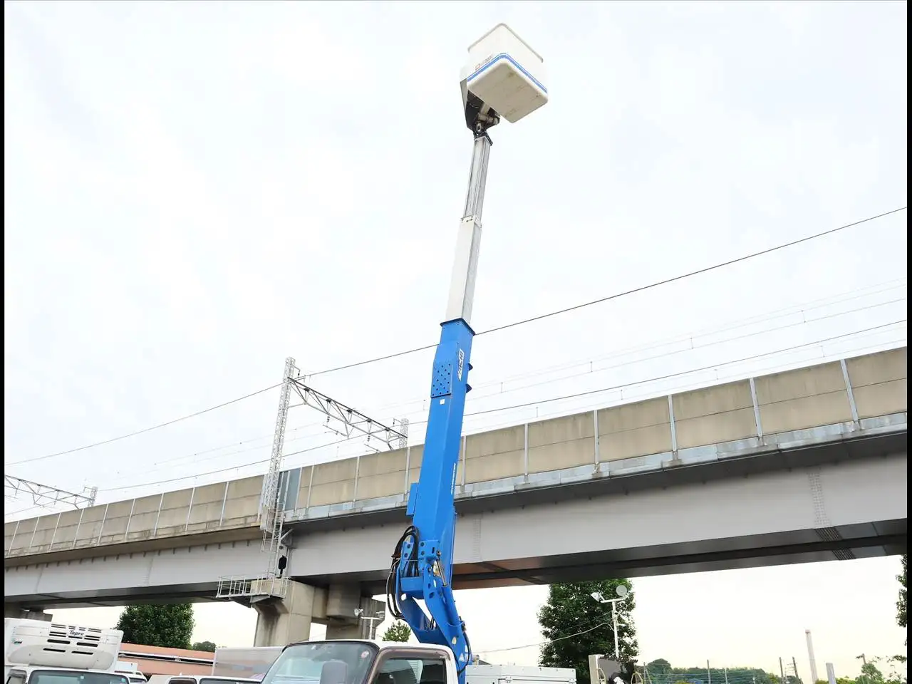 日野 デュトロ 小型 高所・建柱車 高所作業車 電工仕様の中古トラック画像4