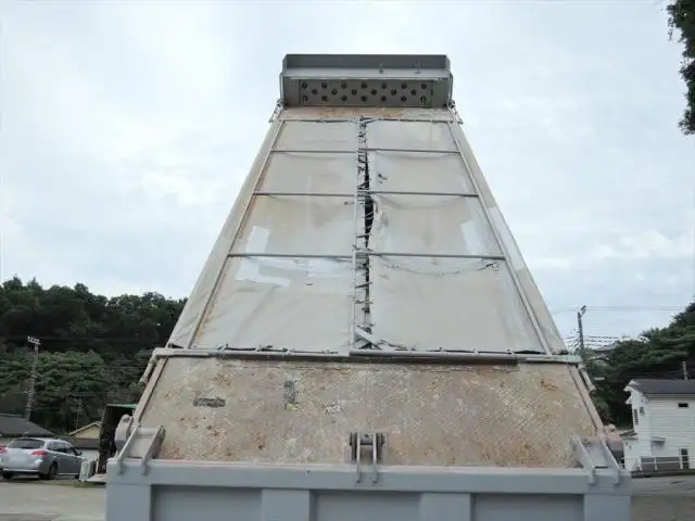 日産UD クオン 大型 ダンプ 土砂禁 天蓋付きの中古トラック画像5