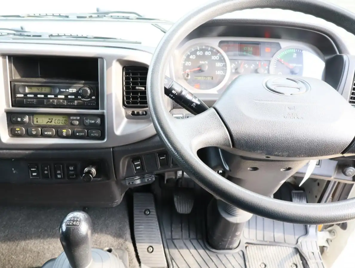 日野 レンジャー 中型/増トン ウイング ベッド TKG-FD9JLAAの中古トラック画像12