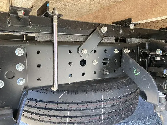 三菱 キャンター 小型 平ボディ 床鉄板 2RG-FEAVOの中古トラック画像13