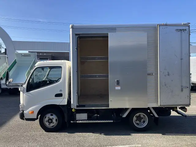 トヨタ トヨエース 小型 アルミバン サイドドア TPG-XZC605の中古トラック画像5
