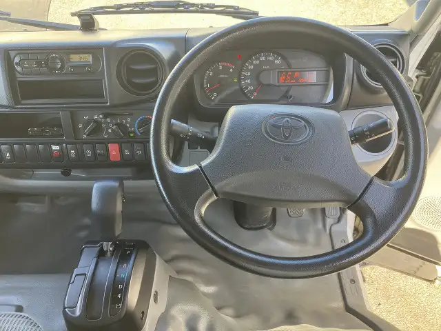 トヨタ トヨエース 小型 アルミバン サイドドア TPG-XZC605の中古トラック画像7