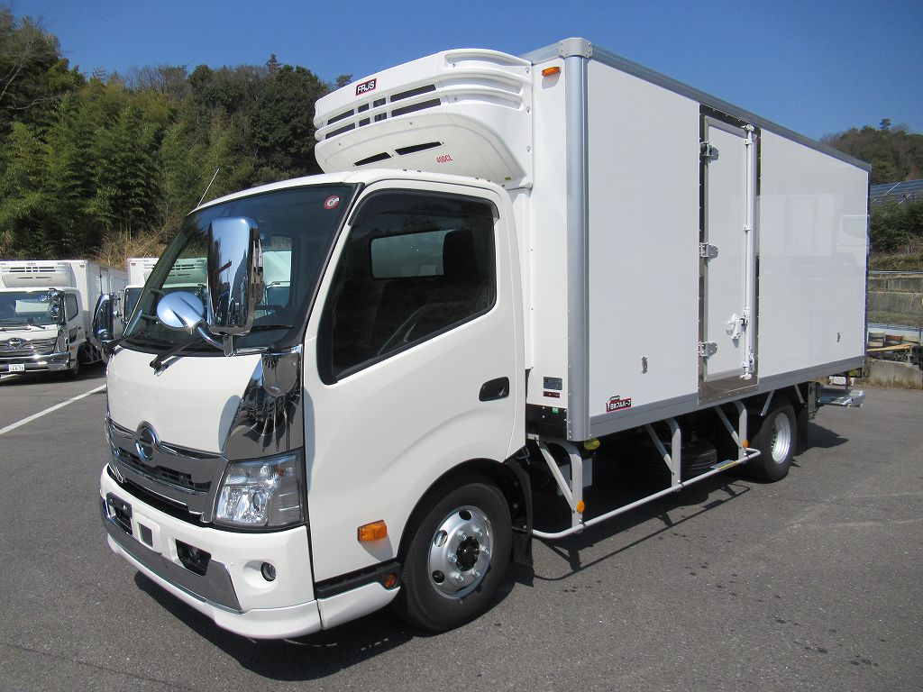 日野 デュトロ 小型 冷凍冷蔵 超ロング 2RG-XZU722M